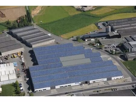 deelruimtes in loods te kuurne