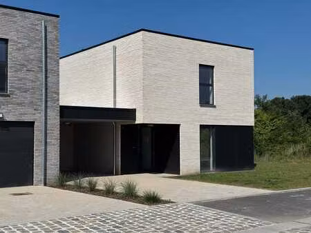 maison 3 chambres avec jardin et car port