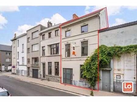 verkocht!! instapklare stadswoning met potentieel voor vr...