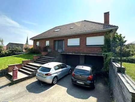 villa moderne avec double garage et jardin orienté sud