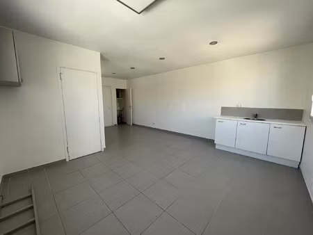 local professionnel ou commercial centre commercial de la fe