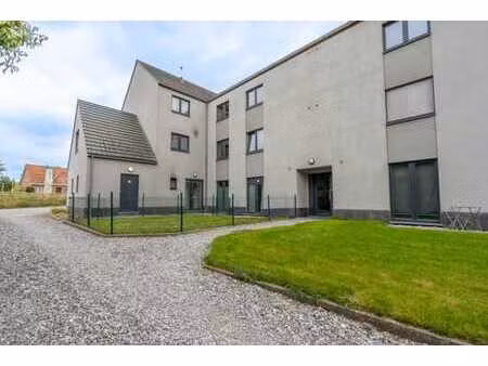 rez-de-chaussee 2ch + jardin + 2 parkings