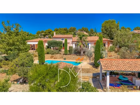 vente maison 5 pièces 129 m² à la cadière-d'azur (83740)  1 095 000 €