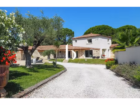 vente villa 7 pièces 215 m² à tavel (30126)  695 000 €