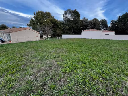 vente terrain à batir 710 m² à le chay (17600)  69 000 €