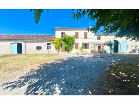 maison brives-sur-charente m² t-27 à vendre  981 750 €