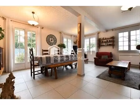 maison de 3 pieces 2 chambres 76 m² bätie sur un terrain cloture de 385 m².