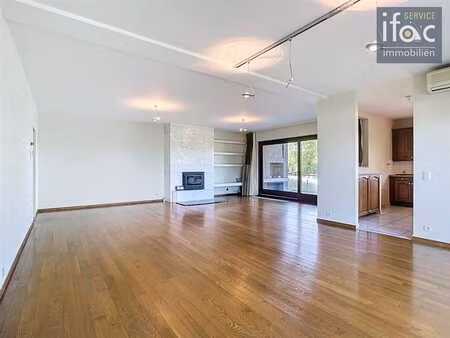 appartement spacieux et élégant au rez-de-chaussée avec 3ch