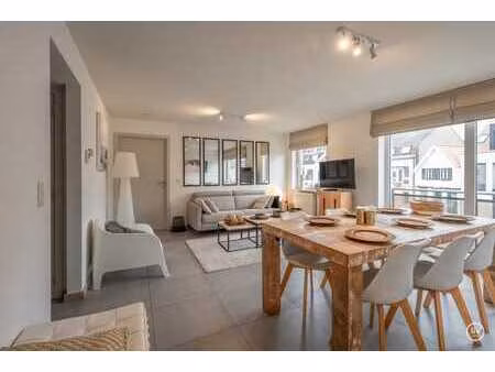 instapklaar appartement met 2 slaapkamers te centrum knok...