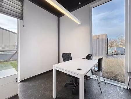 bureau à louer dans le zoning de sorinnes  proche de la e411