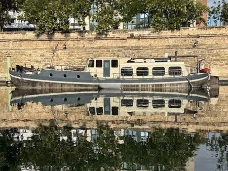péniche 21 m . paris bastille . a vendre
