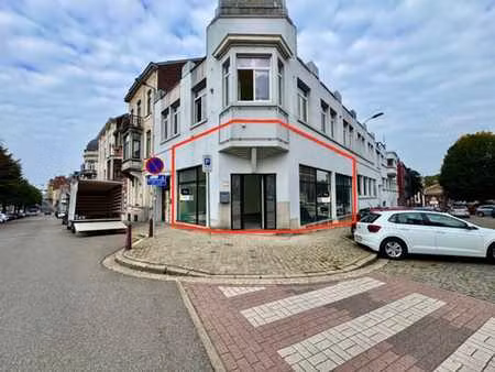 à louer - grande surface commerciale à louer