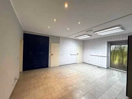 demande de visite uniquement par email !