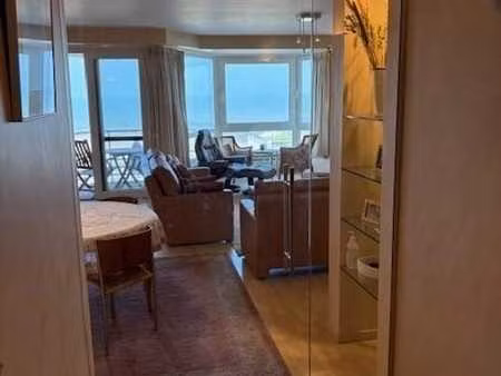 fantastique appartement de 3 chambres à coucher sur le front