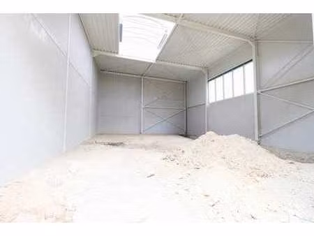 nouvelle construction: grand entrepôt à usage multiple !!!