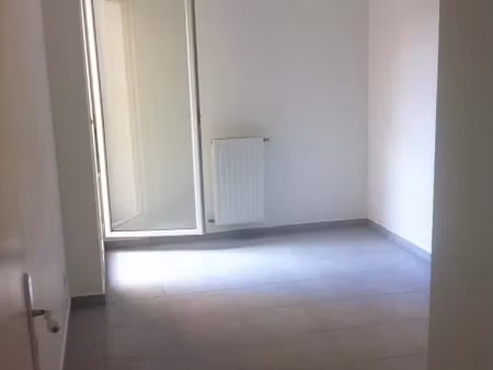 location appartement 2 pièces 39 m² à evry (91000)  810 €