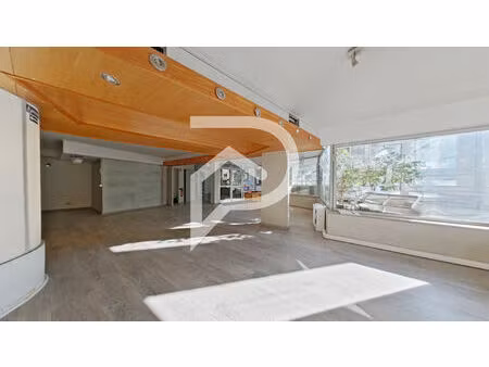 deux locaux commerciaux a louer de 183.35m2 et 120.13 m2