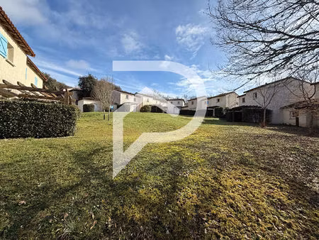 belle maison  2 pièces  35 m2  à cajarc