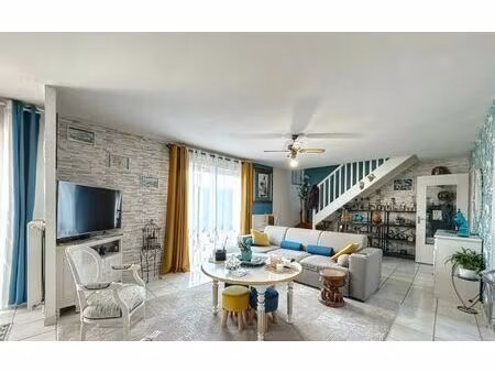 maison champagné 116 m² t-5 à vendre  223 650 €