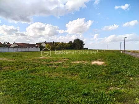 terrain de 566 m² à cauroy