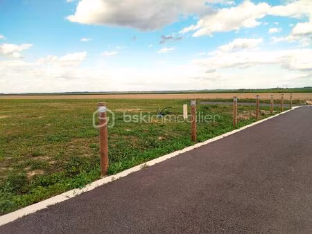 terrain de 778 m² à cauroy