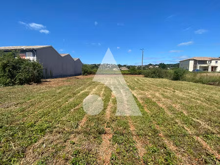 terrain 920 m² constructible saint-etienne-de- fontbellon