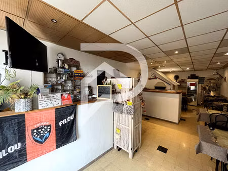 fond de commerce restauration pizzeria avec terrasse reserve et appartement