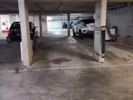 parking / box morangis 12 m2