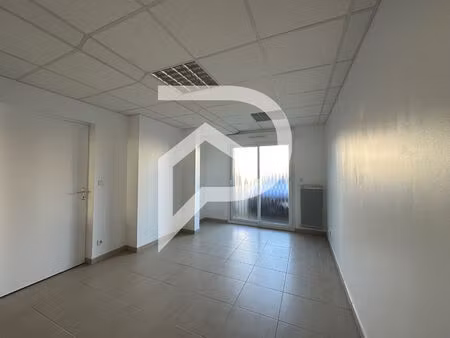 local carquefou 16 32 m2