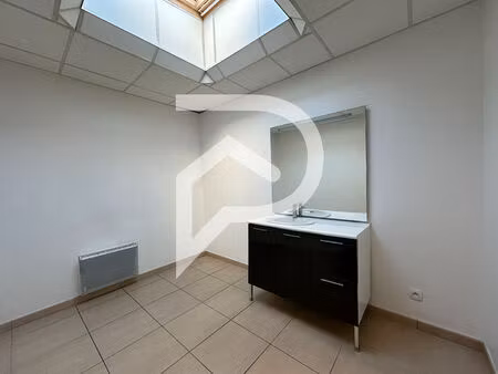 local carquefou 21 24 m2