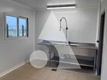 local commercial houeville 96 8 m²