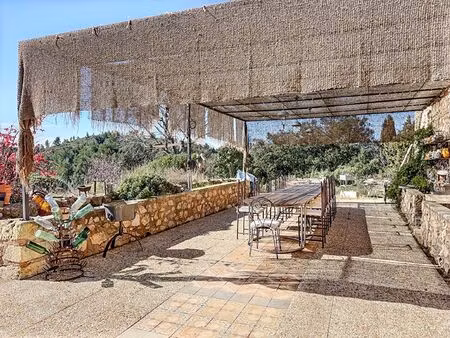 mas de charme à mouriès  180 m² avec vue sur les alpilles et 6 hectares d'oliviers cultivé