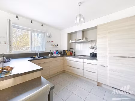 maison recente t4 avec terrain bien situee.