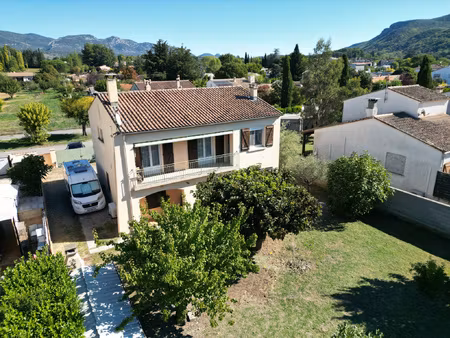 laroque  maison d'environ 100m2