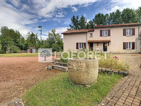 maison à moncontour