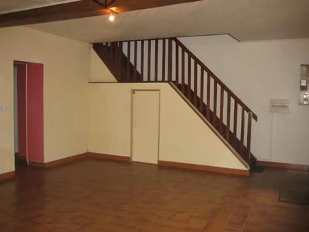 location maison 4 pièces 81 m² à poix-du-nord (59218)  580 €