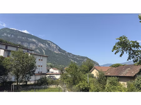 à culoz  t4 à deux pas de la gare (liaison vers genève)