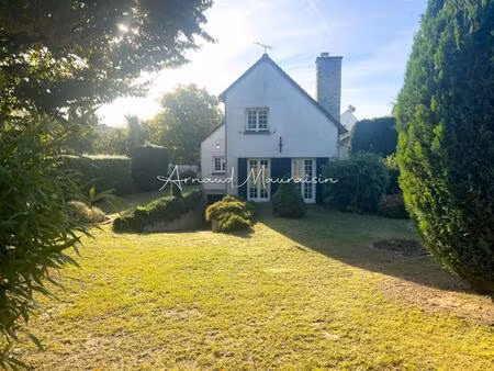 de beaux volumes au calme avec un joli jardin !