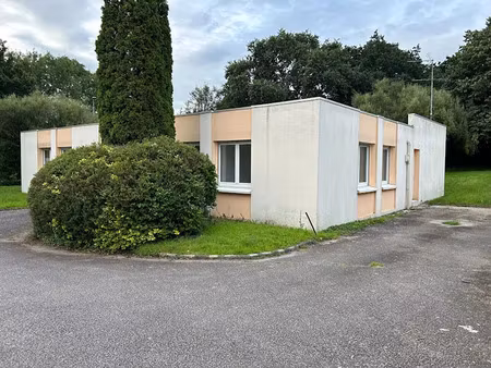 location locaux professionnels 52 m² à gouesnou (29850)  700 €