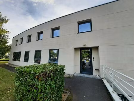 location bureau bois guillaume 423 m²