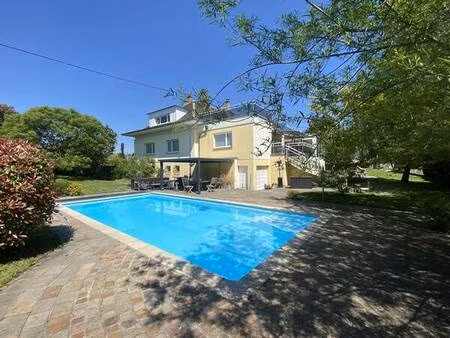 grande maison familiale avec de belles prestations