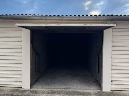 location parking meyzieu 69330