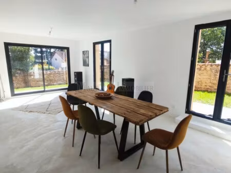 maison de caractère de qualité à soucieu en jarrest