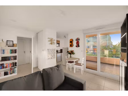 en exclusivité ! a vendre appartement t2 de 44 m2 au 1er éta