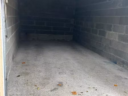 parking à louer - riom (63) - 70€