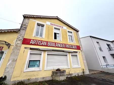 local commercial rochefort 166 m2