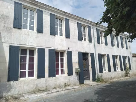 maison charentaise sainte-radegonde d'environ 287 m2  9 pièce(s)   jardin et dépendances