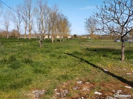 terrain 1 100 m² houlette