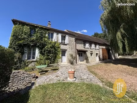 propriété 6 pièces 194 m²