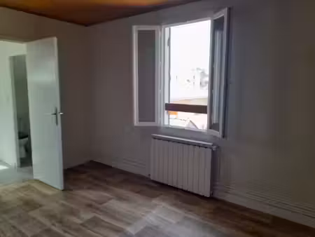 location local professionnel 92m² mios 33380